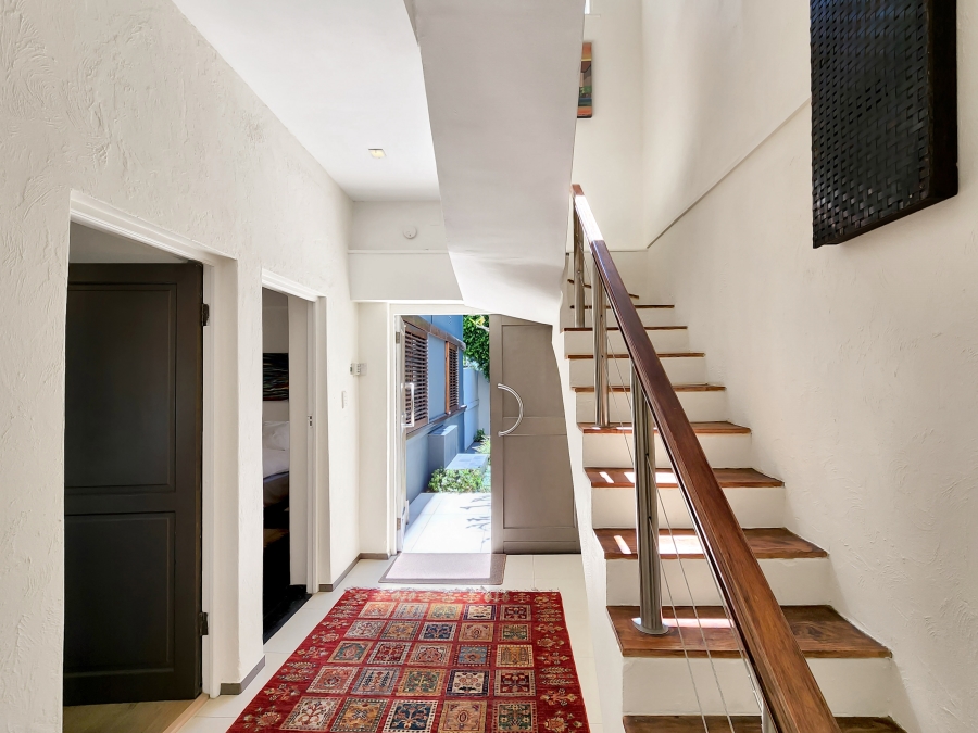 2 Bedroom Property for Sale in Sea Point Western Cape